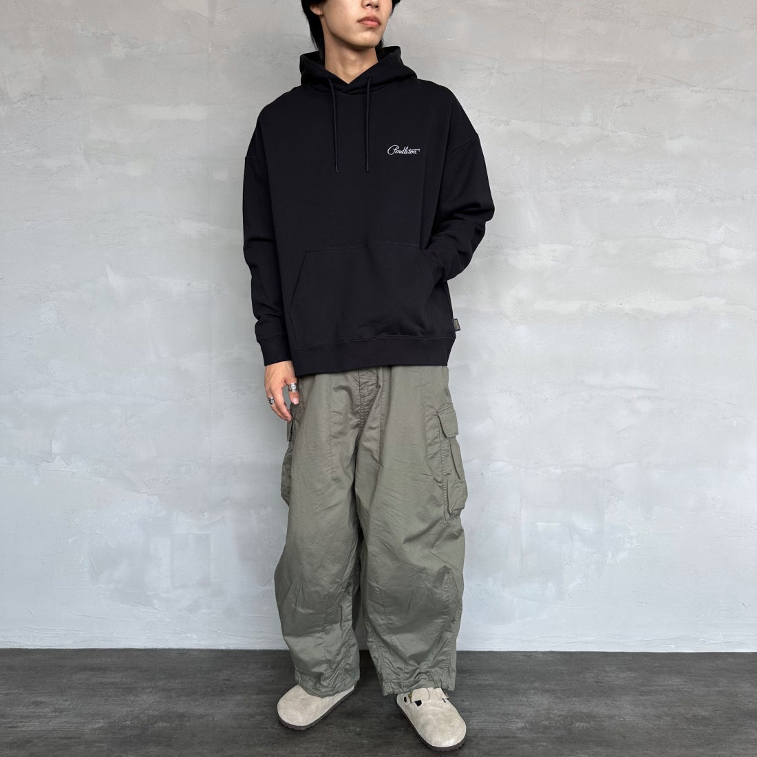 PENDLETON [ペンドルトン] 別注 ネイティブ柄 バックプリントフード刺繍スウェットパーカー [4475-7239-JF] BLACK &&モデル身長：179cm 着用サイズ：L&&