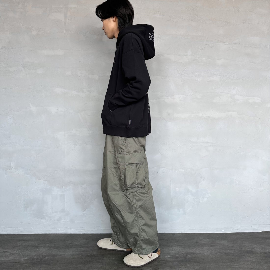 PENDLETON [ペンドルトン] 別注 ネイティブ柄 バックプリントフード刺繍スウェットパーカー [4475-7239-JF] BLACK &&モデル身長：179cm 着用サイズ：L&&