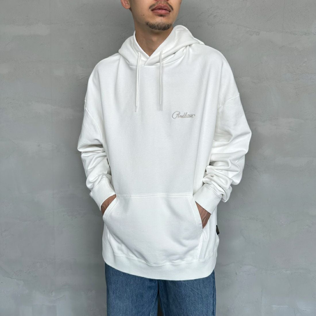 PENDLETON [ペンドルトン] 別注 ネイティブ柄 バックプリントフード刺繍スウェットパーカー [4475-7239-JF] OFF &&モデル身長：168cm 着用サイズ：XL&&