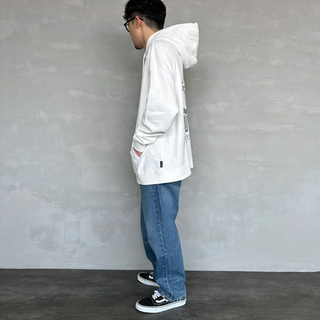 PENDLETON [ペンドルトン] 別注 ネイティブ柄 バックプリントフード刺繍スウェットパーカー [4475-7239-JF] OFF &&モデル身長：168cm 着用サイズ：XL&&