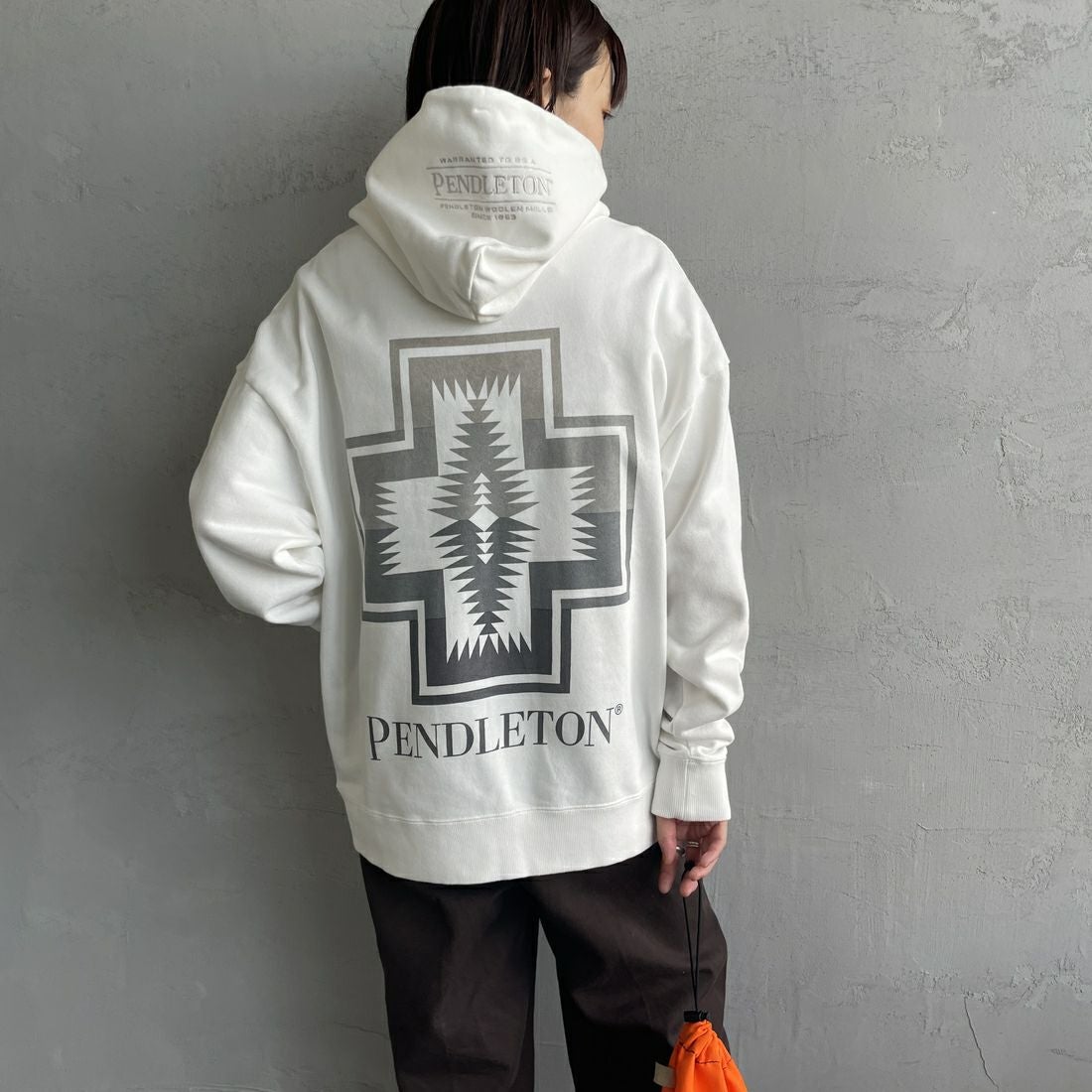 PENDLETON [ペンドルトン] 別注 ネイティブ柄 バックプリントフード