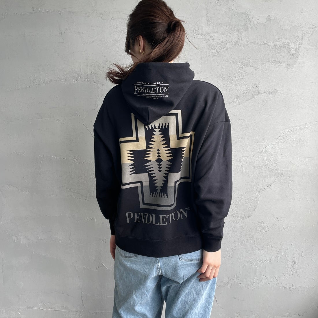 PENDLETON [ペンドルトン] 別注 ネイティブ柄 バックプリントフード