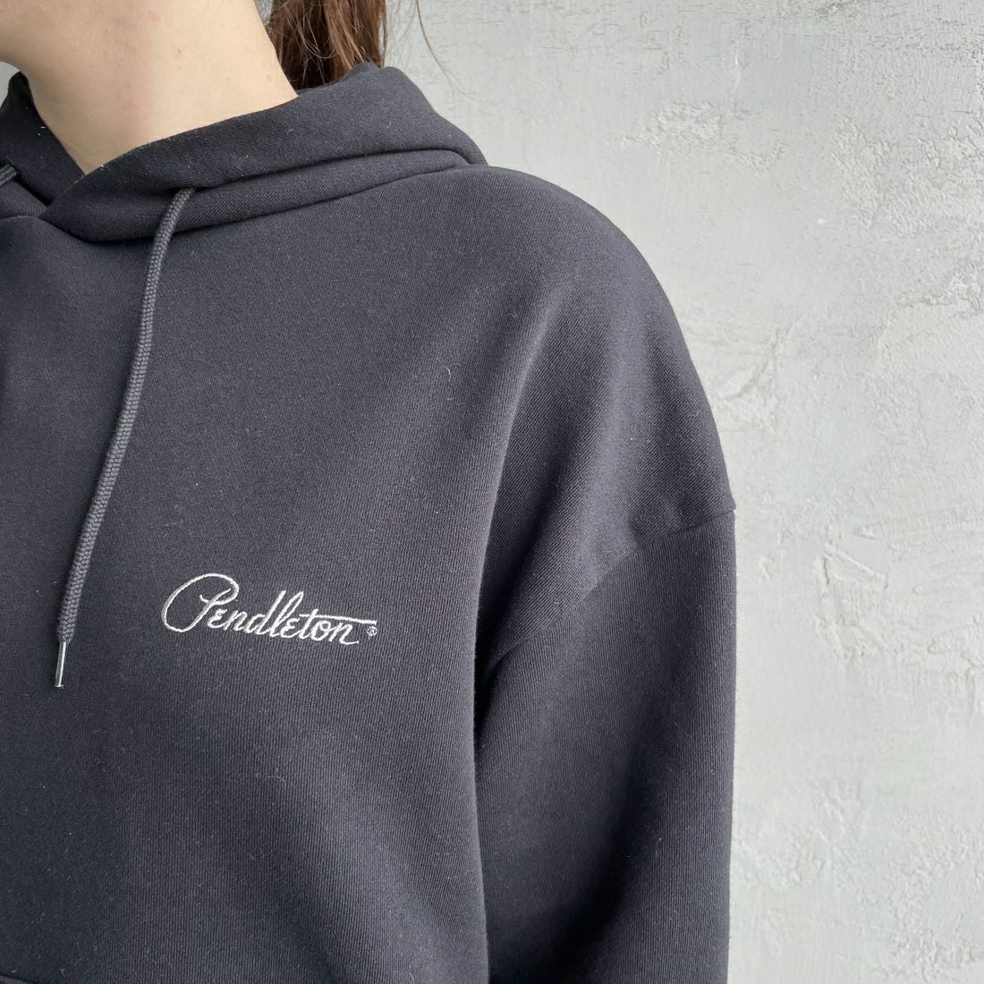 PENDLETON [ペンドルトン] 別注 ネイティブ柄 バックプリントフード刺繍スウェットパーカー [4475-7239-JF] BLACK