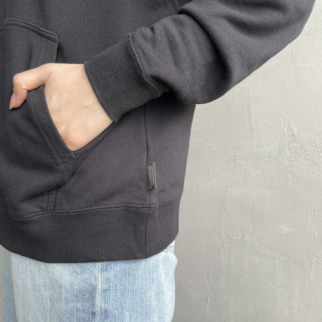 PENDLETON [ペンドルトン] 別注 ネイティブ柄 バックプリントフード刺繍スウェットパーカー [4475-7239-JF] BLACK