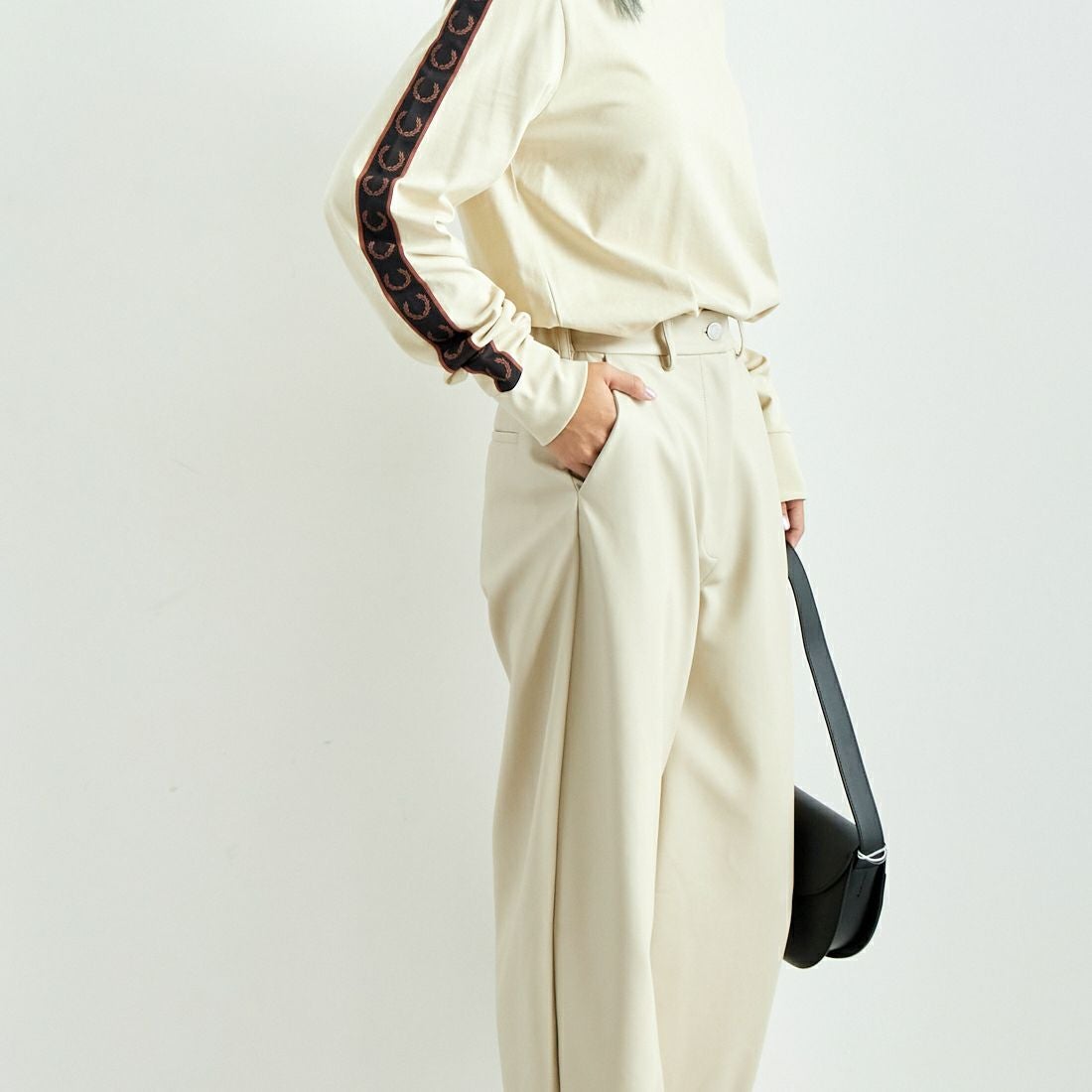 hwyl [ヒュイル] エコレザーカーブパンツ [45286505] ｱｲﾎﾞﾘｰ