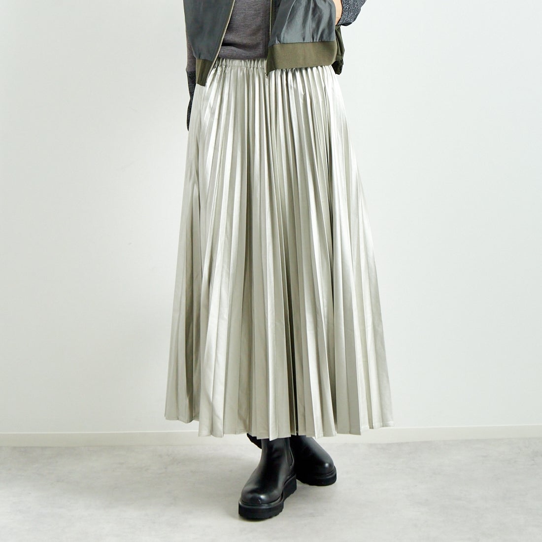 19 ｼﾙﾊﾞｰ&&モデル身長：167cm 着用サイズ：F&&