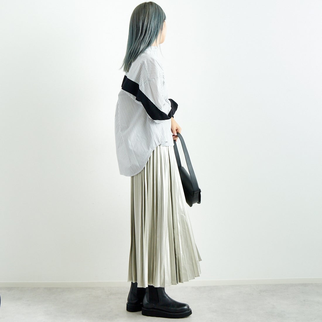 Jeans Factory Clothes [ジーンズファクトリークローズ] フェイクレザープリーツスカート [8920593-06] 19 ｼﾙﾊﾞｰ &&モデル身長：167cm 着用サイズ：F&&