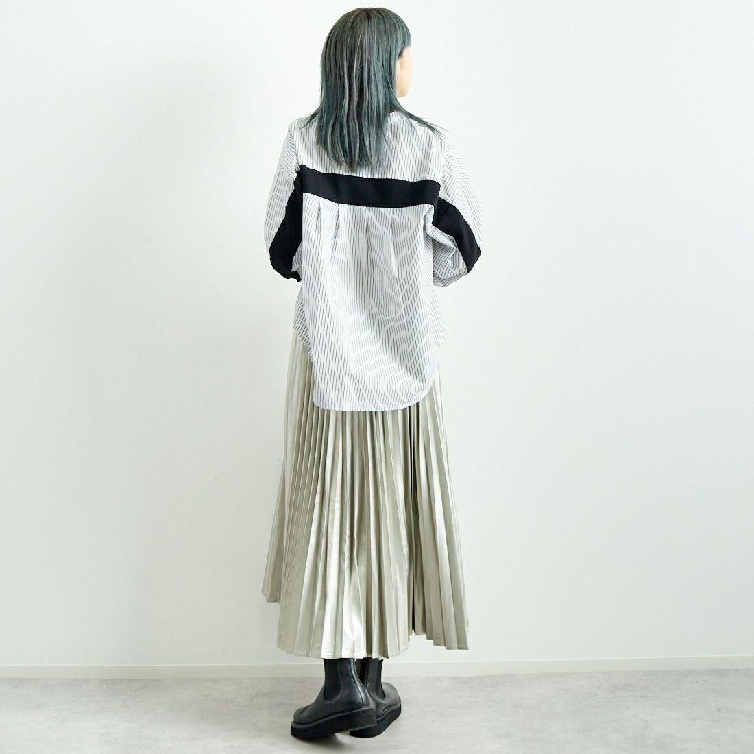 Jeans Factory Clothes [ジーンズファクトリークローズ] フェイクレザープリーツスカート [8920593-06] 19 ｼﾙﾊﾞｰ &&モデル身長：167cm 着用サイズ：F&&