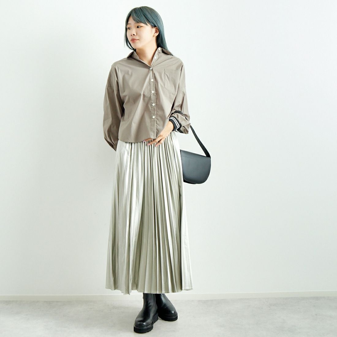 Jeans Factory Clothes [ジーンズファクトリークローズ] フェイクレザープリーツスカート [8920593-06] 19 ｼﾙﾊﾞｰ &&モデル身長：167cm 着用サイズ：F&&