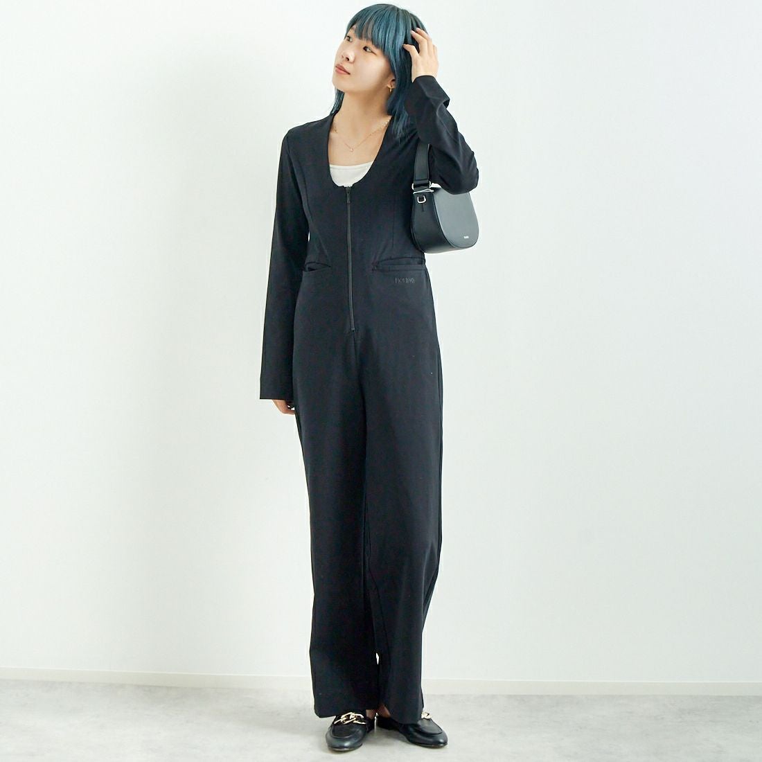 BLACK&&モデル身長：167cm 着用サイズ：ONE SIZE&&