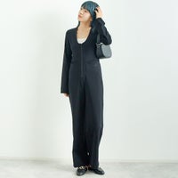 BLACK&&モデル身長：167cm 着用サイズ：ONE SIZE&&