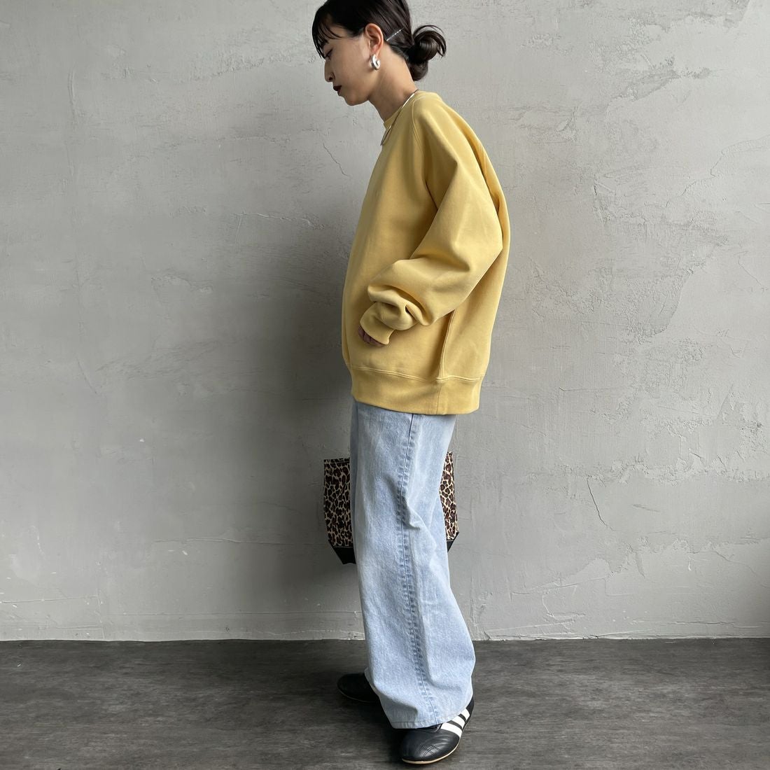 Gymphlex [ジムフレックス] スウィングスリーブ クルーネックスウェット [GY-C0291TCF] LT.YELLOW &&モデル身長：150cm 着用サイズ：14&&