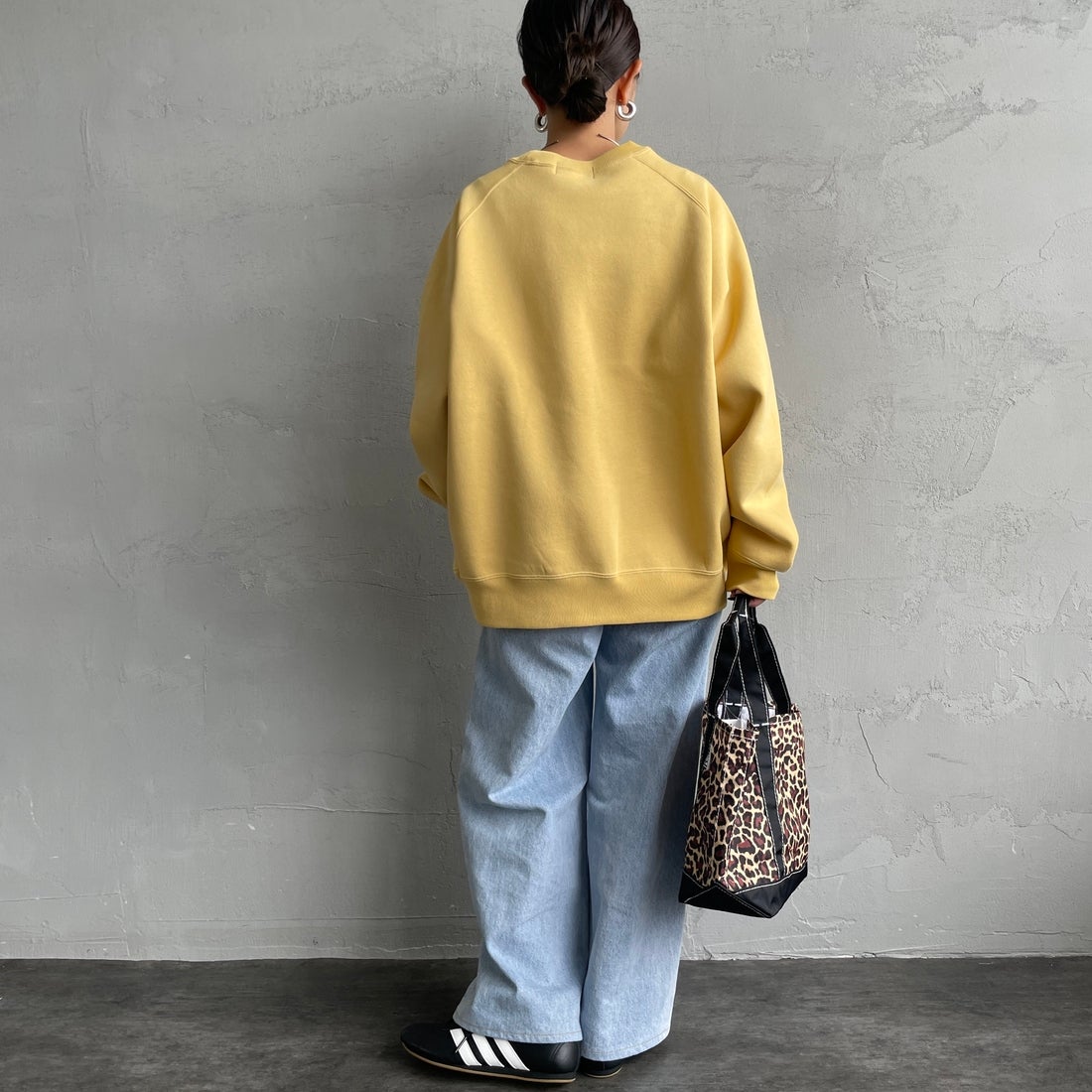 Gymphlex [ジムフレックス] スウィングスリーブ クルーネックスウェット [GY-C0291TCF] LT.YELLOW &&モデル身長：150cm 着用サイズ：14&&