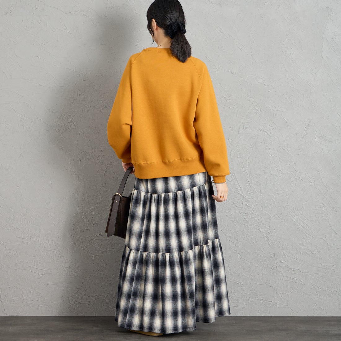 Gymphlex [ジムフレックス] スウィングスリーブ クルーネックスウェット [GY-C0291TCF] DK.YELLOW &&モデル身長：162cm 着用サイズ：14&&