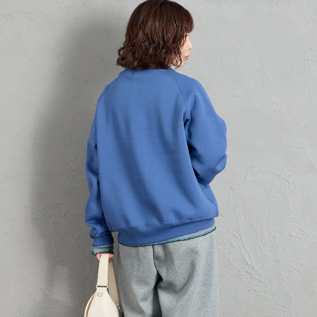 Gymphlex [ジムフレックス] スウィングスリーブ クルーネックスウェット [GY-C0291TCF] LT.BLUE &&モデル身長：158cm 着用サイズ：14&&