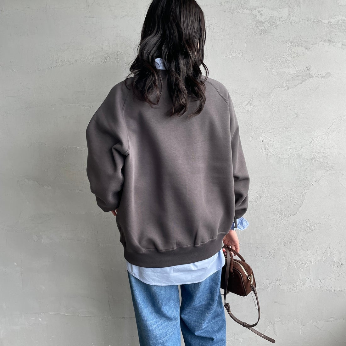 Gymphlex [ジムフレックス] スウィングスリーブ クルーネックスウェット [GY-C0291TCF] CHARCOAL &&モデル身長：160cm 着用サイズ：14&&