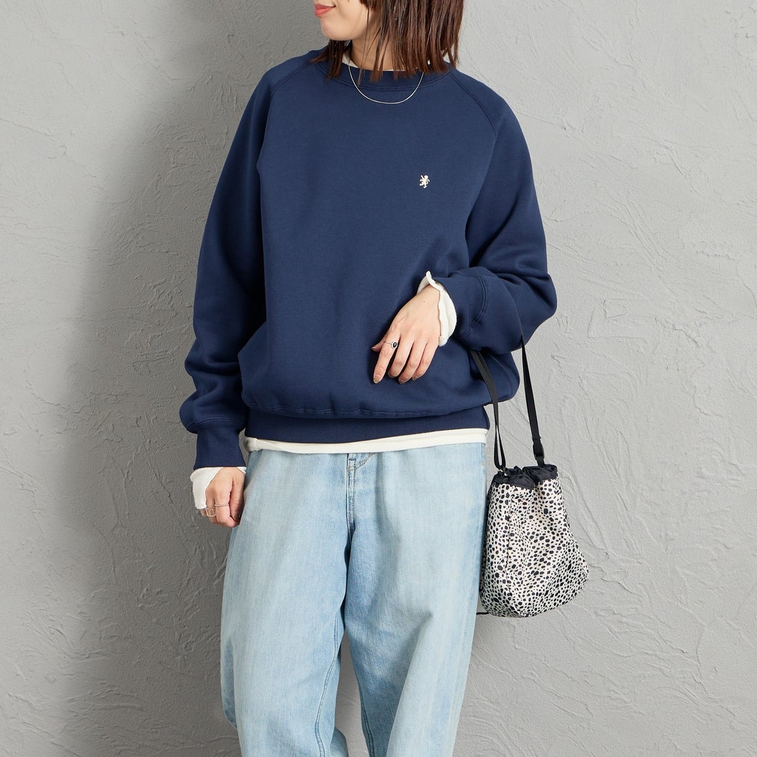 Gymphlex [ジムフレックス] スウィングスリーブ クルーネックスウェット [GY-C0291TCF] DEEP NAVY &&モデル身長：159cm 着用サイズ：14&&