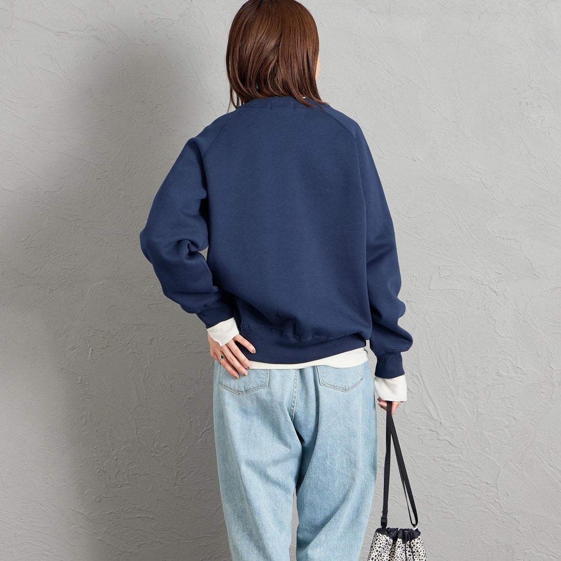 Gymphlex [ジムフレックス] スウィングスリーブ クルーネックスウェット [GY-C0291TCF] DEEP NAVY &&モデル身長：159cm 着用サイズ：14&&