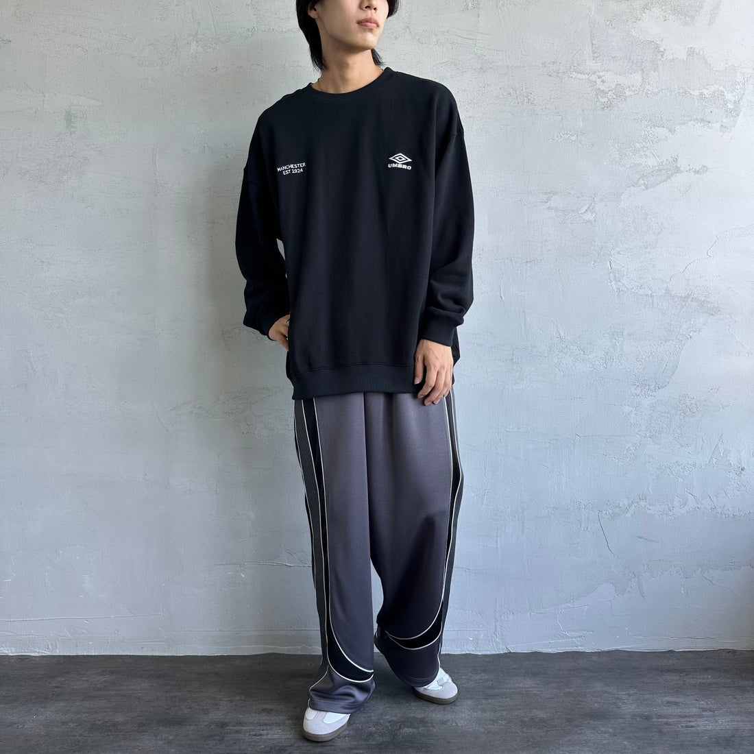 UMBRO [アンブロ] 別注 ワンポイント刺繍ロゴ クルーネックスウェット