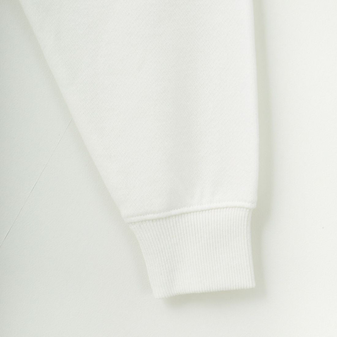 UMBLO [アンブロ] 別注 ワンポイント刺繍ロゴ クルーネックスウェット [KBT58-NK-PO1-JF] WHITE