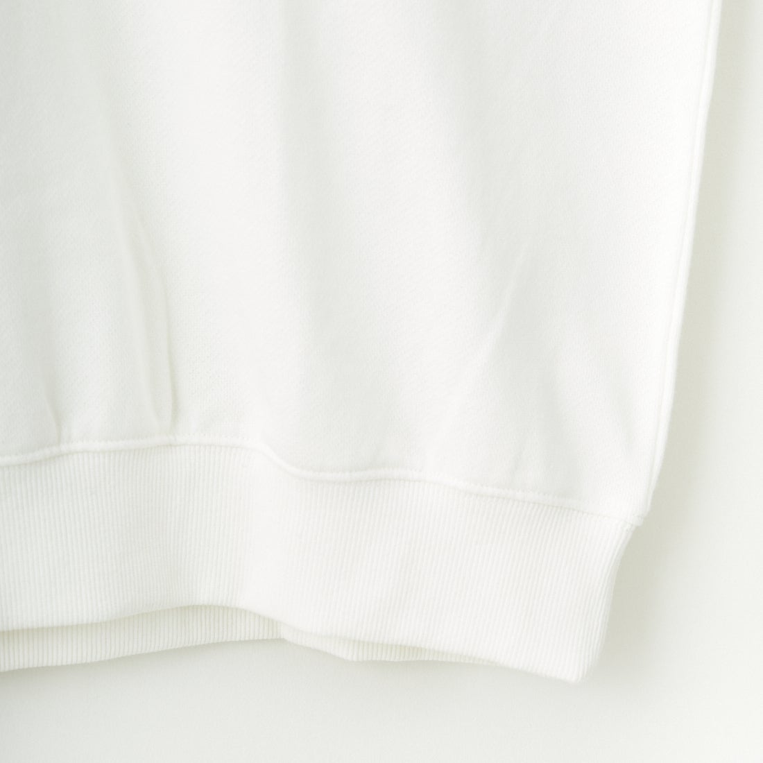 UMBLO [アンブロ] 別注 ワンポイント刺繍ロゴ クルーネックスウェット [KBT58-NK-PO1-JF] WHITE
