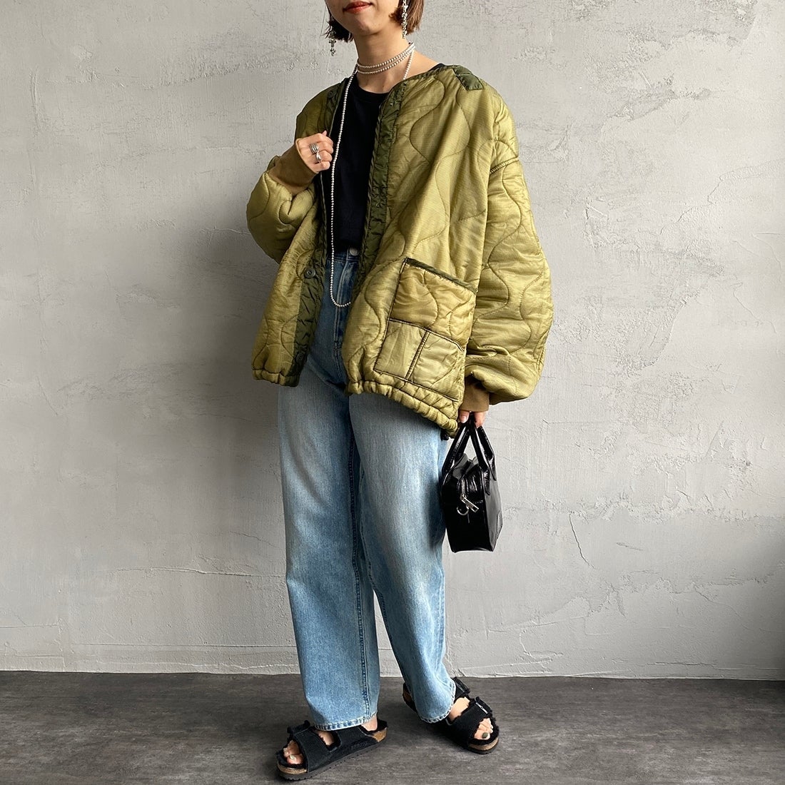 Hanes [ヘインズ] 2P クルーネックロングスリーブTシャツ [HW5440] 998 ｱｿｰﾄ BLK &&モデル身長：163cm 着用サイズ：M&&