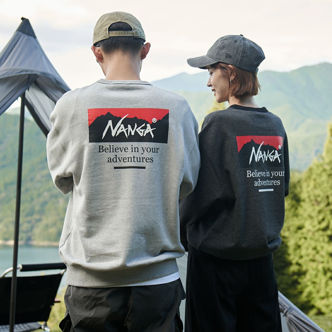 JEANSFACTORY × NANGA [ジーンズファクトリー × ナンガ] 別注 ボックスロゴ バックプリントスウェット [NW24AW-JF1] BLACK &&モデル身長：167cm 着用サイズ：S&&