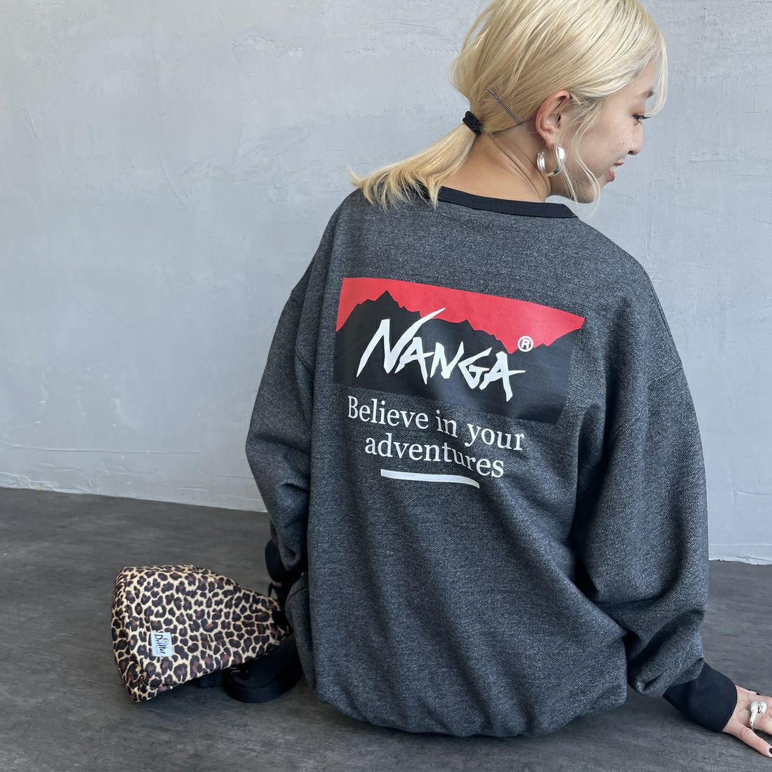 JEANSFACTORY × NANGA [ジーンズファクトリー × ナンガ] 別注 ボックスロゴ バックプリントスウェット [NW24AW-JF1] BLACK