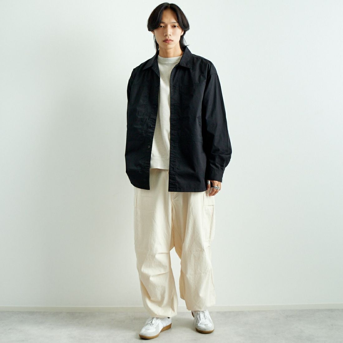 ARMY TWILL SANFORIZED [アーミーツイル サンフォライズド] ライトツイル 4ポケットシャツ [AM-2457001] BLACK &&モデル身長：179cm 着用サイズ：L&&