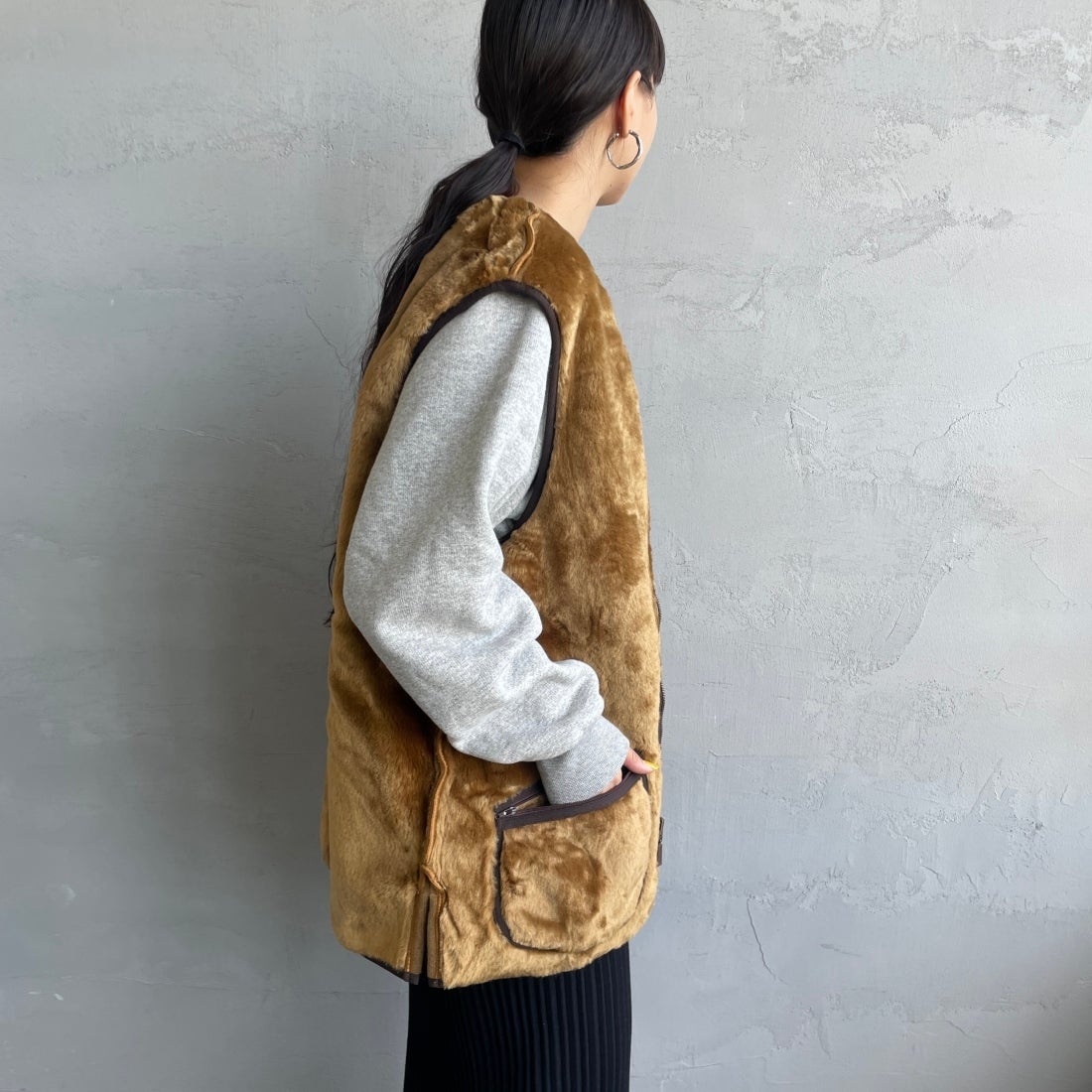 Barbour [バブアー] ウォームパイル ウェストコート ジップインライナーベスト [MLI0004] BROWN &&モデル身長：156cm 着用サイズ：42&&