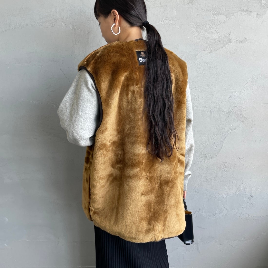 Barbour [バブアー] ウォームパイル ウェストコート ジップインライナーベスト [MLI0004] BROWN &&モデル身長：156cm 着用サイズ：42&&