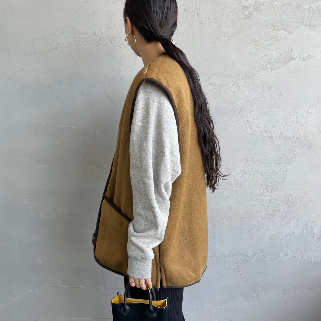 Barbour [バブアー] ウォームパイル ウェストコート ジップインライナーベスト [MLI0004] BROWN &&モデル身長：156cm 着用サイズ：42&&