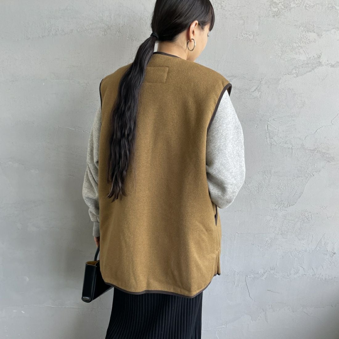 Barbour [バブアー] ウォームパイル ウェストコート ジップインライナーベスト [MLI0004] BROWN &&モデル身長：156cm 着用サイズ：42&&