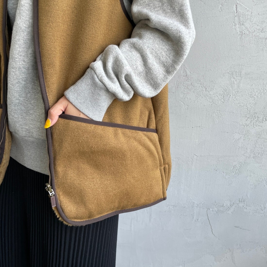 Barbour [バブアー] ウォームパイル ウェストコート ジップインライナーベスト [MLI0004] BROWN &&モデル身長：156cm 着用サイズ：42&&