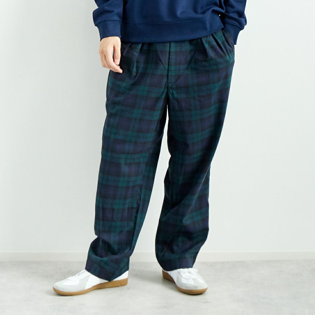 Noir Fabrik [ヌワールファブリック] T/Rツイルストレッチ チェックタックインパンツ [NF-243-055] BW BLK WAC &&モデル身長：182cm 着用サイズ：L&&