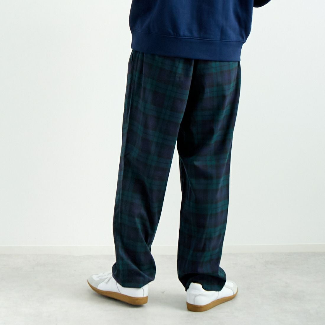 Noir Fabrik [ヌワールファブリック] T/Rツイルストレッチ チェックタックインパンツ [NF-243-055] BW BLK WAC &&モデル身長：182cm 着用サイズ：L&&