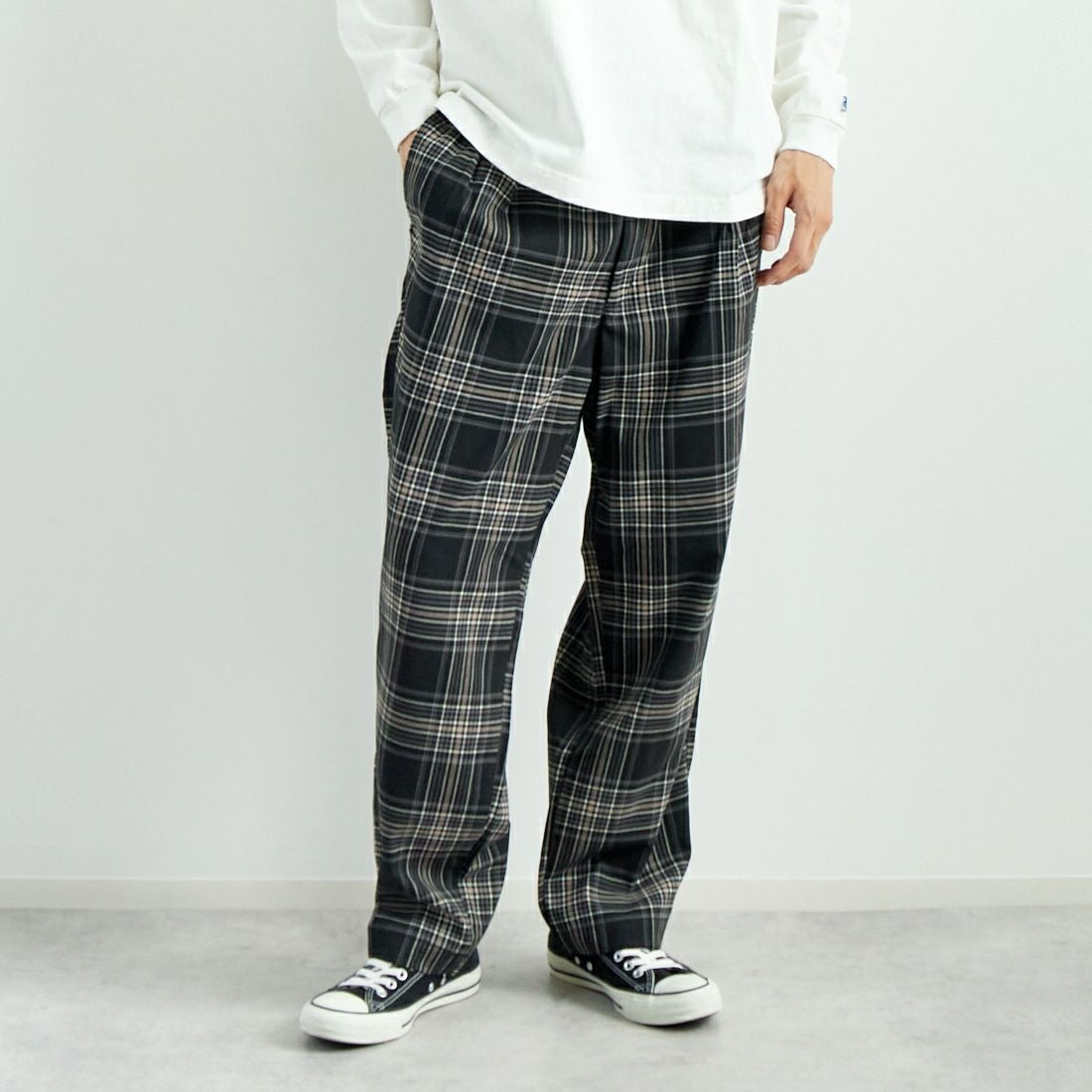 Noir Fabrik [ヌワールファブリック] T/Rツイルストレッチ チェックタックインパンツ [NF-243-055] BK BLK CHK &&モデル身長：182cm 着用サイズ：L&&