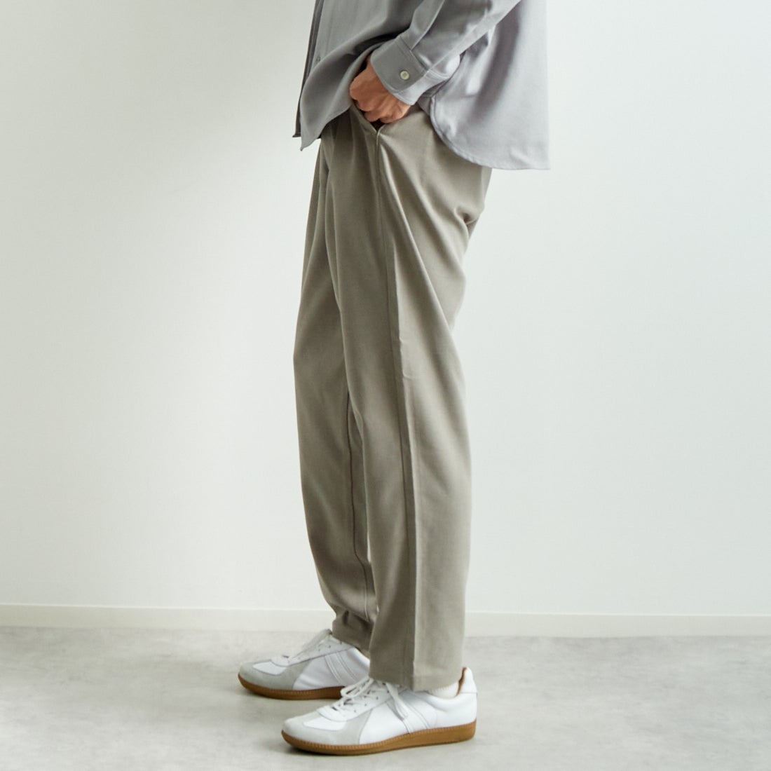 Jeans Factory Clothes [ジーンズファクトリークローズ] ウール混ストレッチワイドテーパードパンツ [JFC-243-054] 66 GRGE &&モデル身長：182cm 着用サイズ：L&&