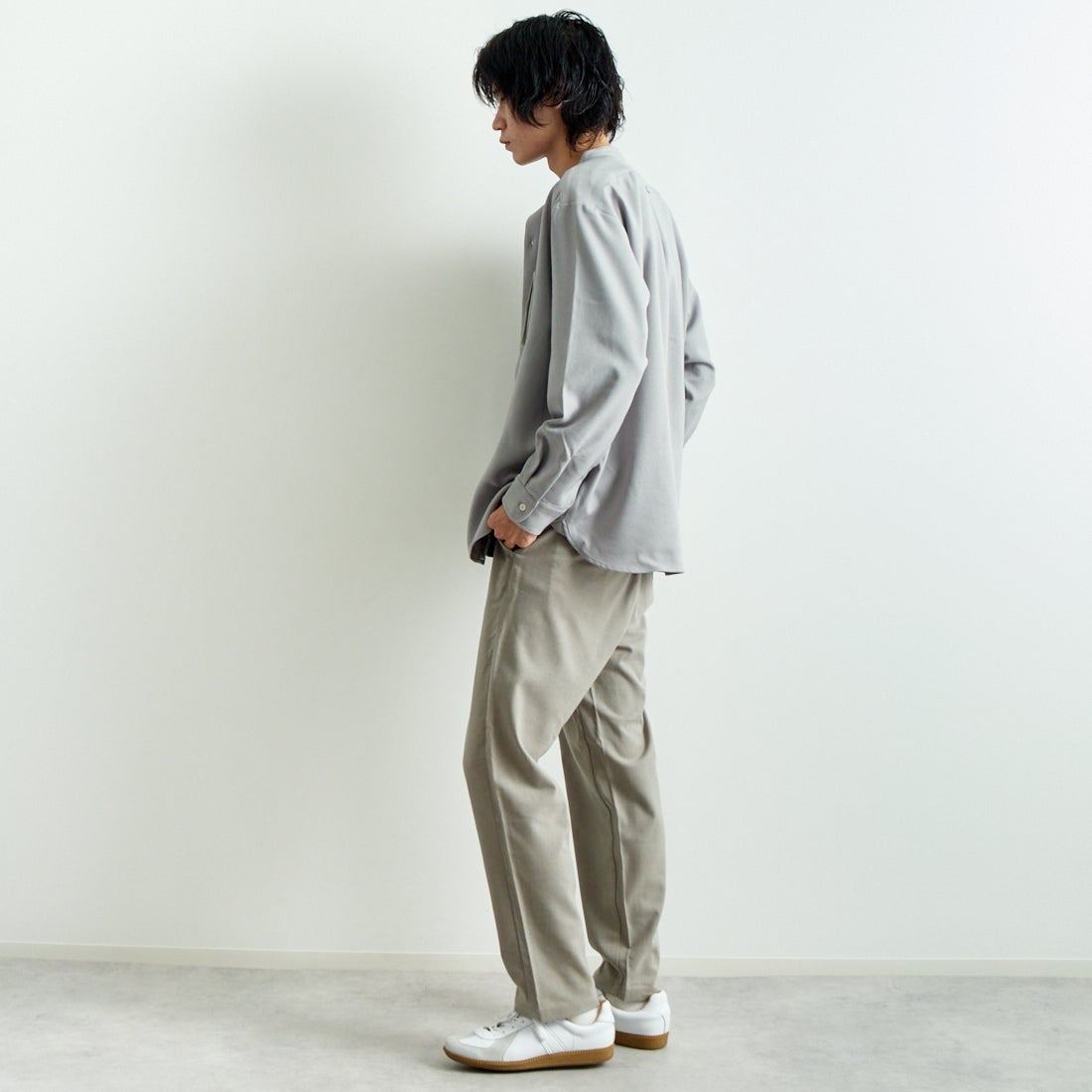 Jeans Factory Clothes [ジーンズファクトリークローズ] ウール混ストレッチワイドテーパードパンツ [JFC-243-054] 66 GRGE &&モデル身長：182cm 着用サイズ：L&&