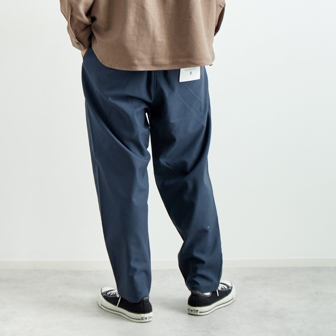 Jeans Factory Clothes [ジーンズファクトリークローズ] ウール混ストレッチワイドテーパードパンツ [JFC-243-054] 05 B.GRY &&モデル身長：182cm 着用サイズ：L&&