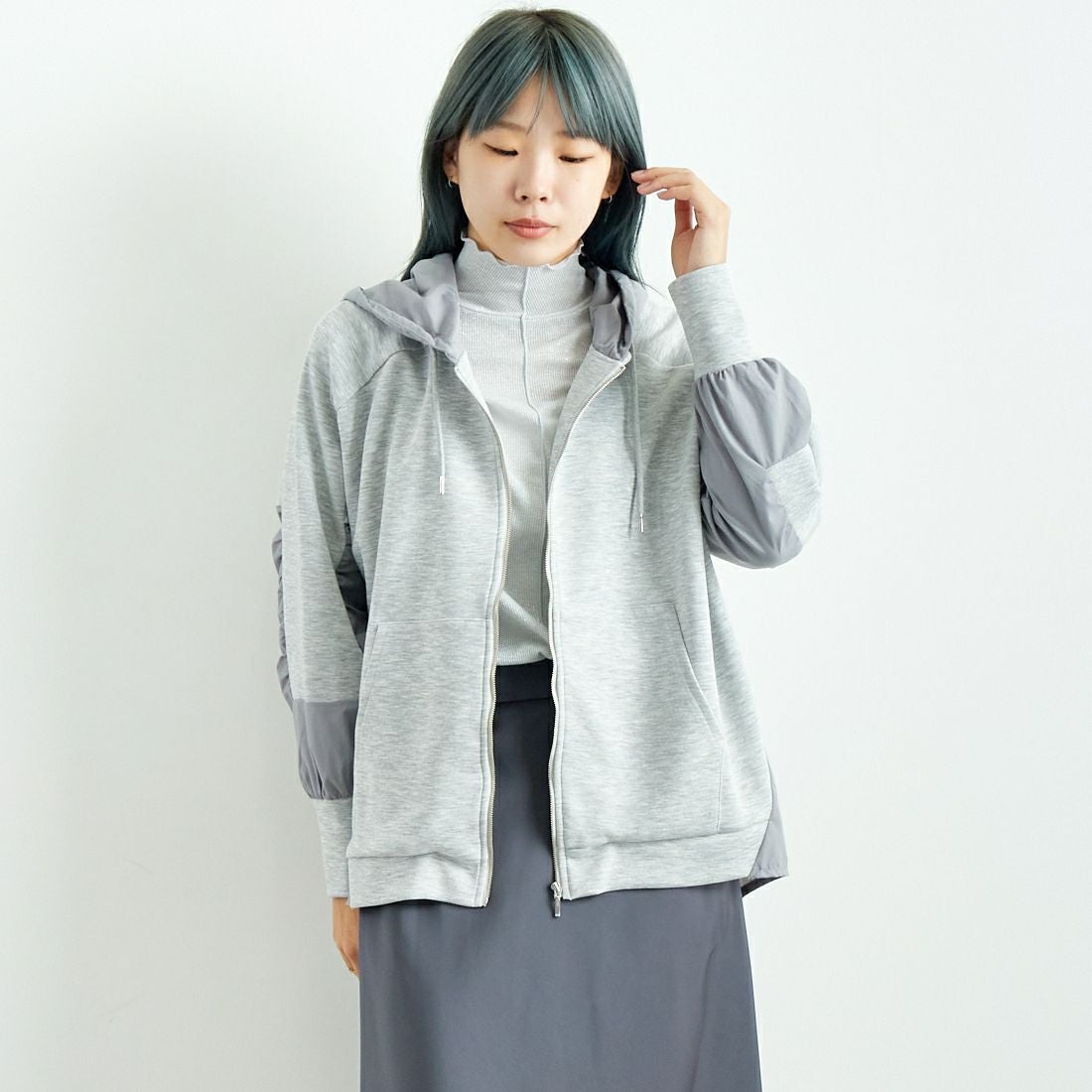 Jeans Factory Clothes [ジーンズファクトリークローズ] 異素材切り替え ボンディングパーカー [21243068] 006 ｸﾞﾚｰ &&モデル身長：167cm 着用サイズ：F&&