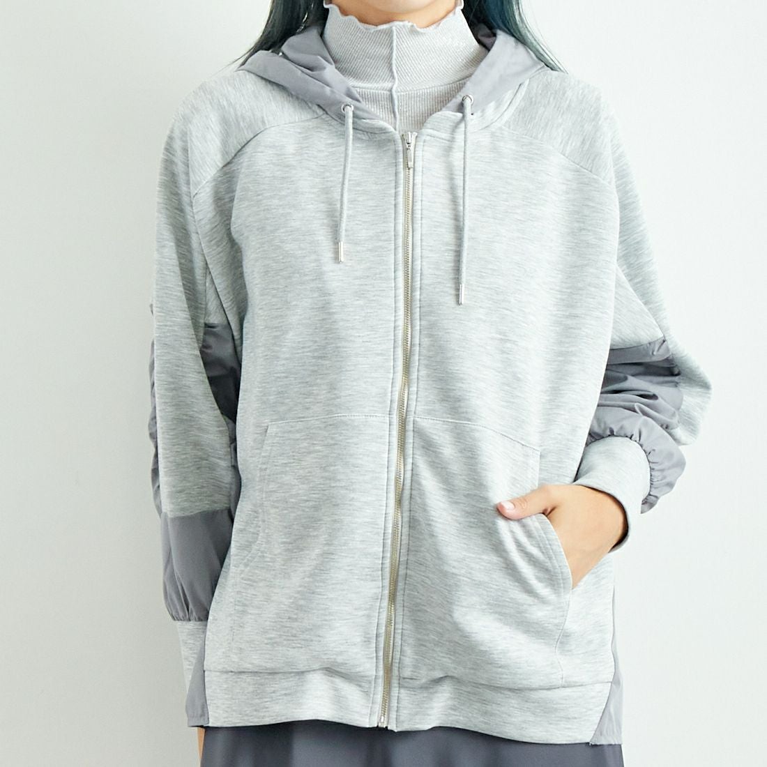 Jeans Factory Clothes [ジーンズファクトリークローズ] 異素材切り替え ボンディングパーカー [21243068] 006 ｸﾞﾚｰ &&モデル身長：167cm 着用サイズ：F&&