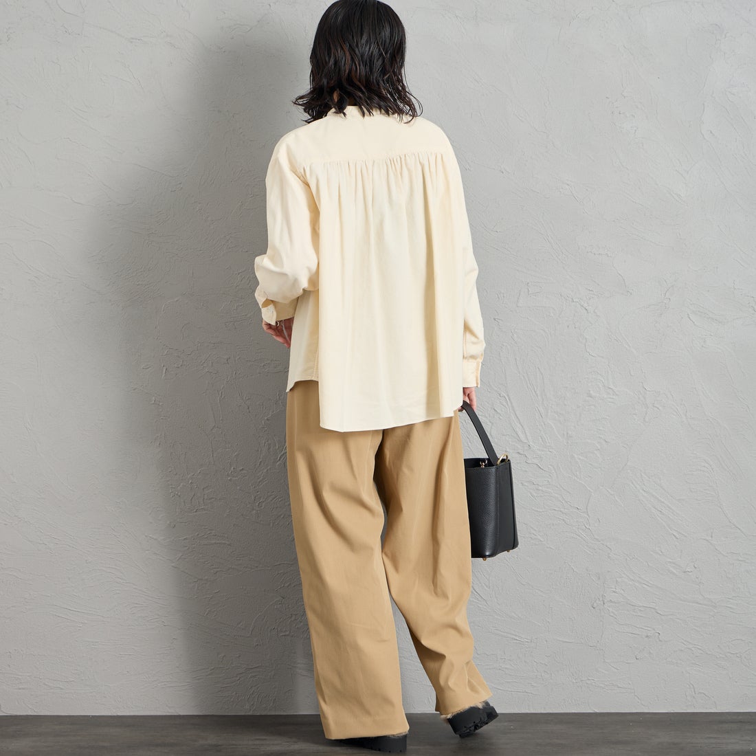 DANTON [ダントン] コーデュロイ バンドカラーシャツ [DT-B0290MCD] OFF WHITE &&モデル身長：160cm 着用サイズ：38&&