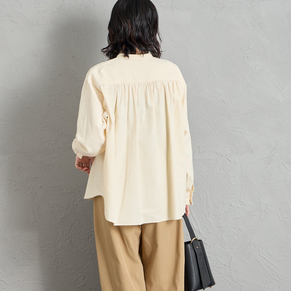 DANTON [ダントン] コーデュロイ バンドカラーシャツ [DT-B0290MCD] OFF WHITE &&モデル身長：160cm 着用サイズ：38&&