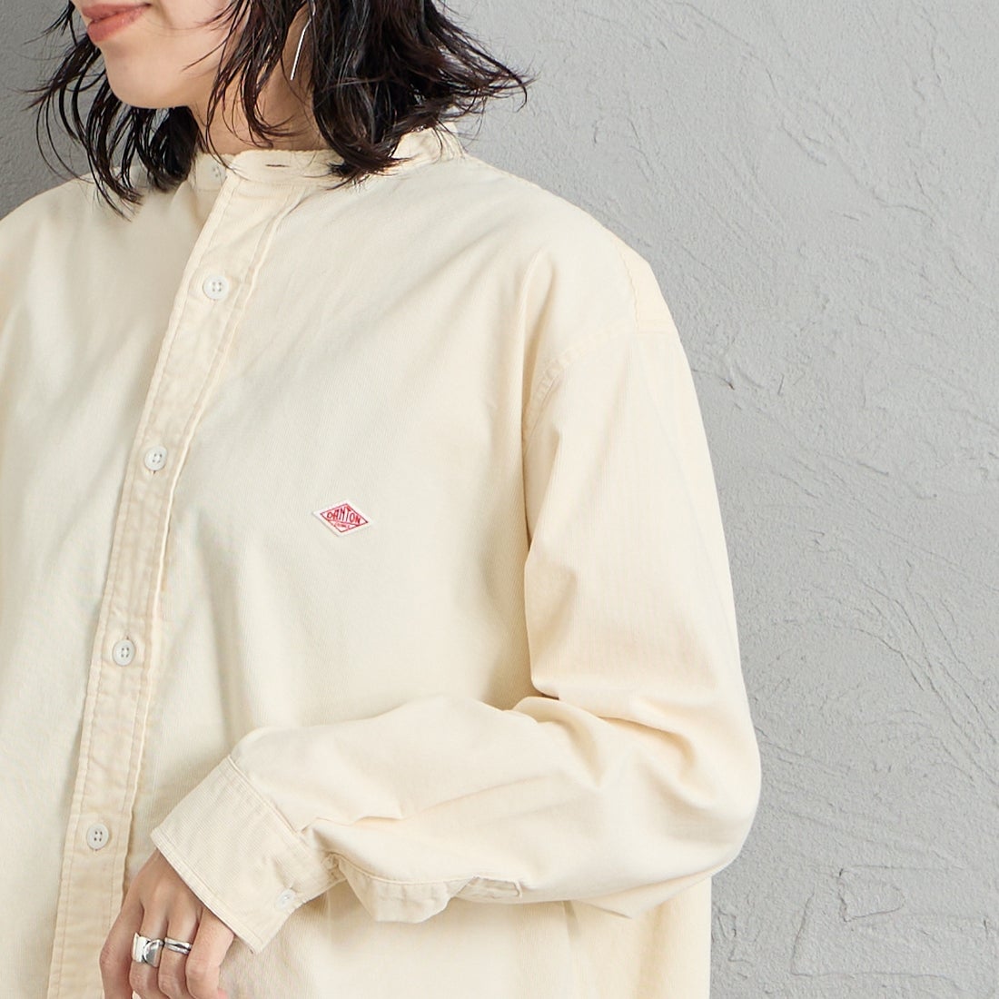 DANTON [ダントン] コーデュロイ バンドカラーシャツ [DT-B0290MCD] OFF WHITE &&モデル身長：160cm 着用サイズ：38&&