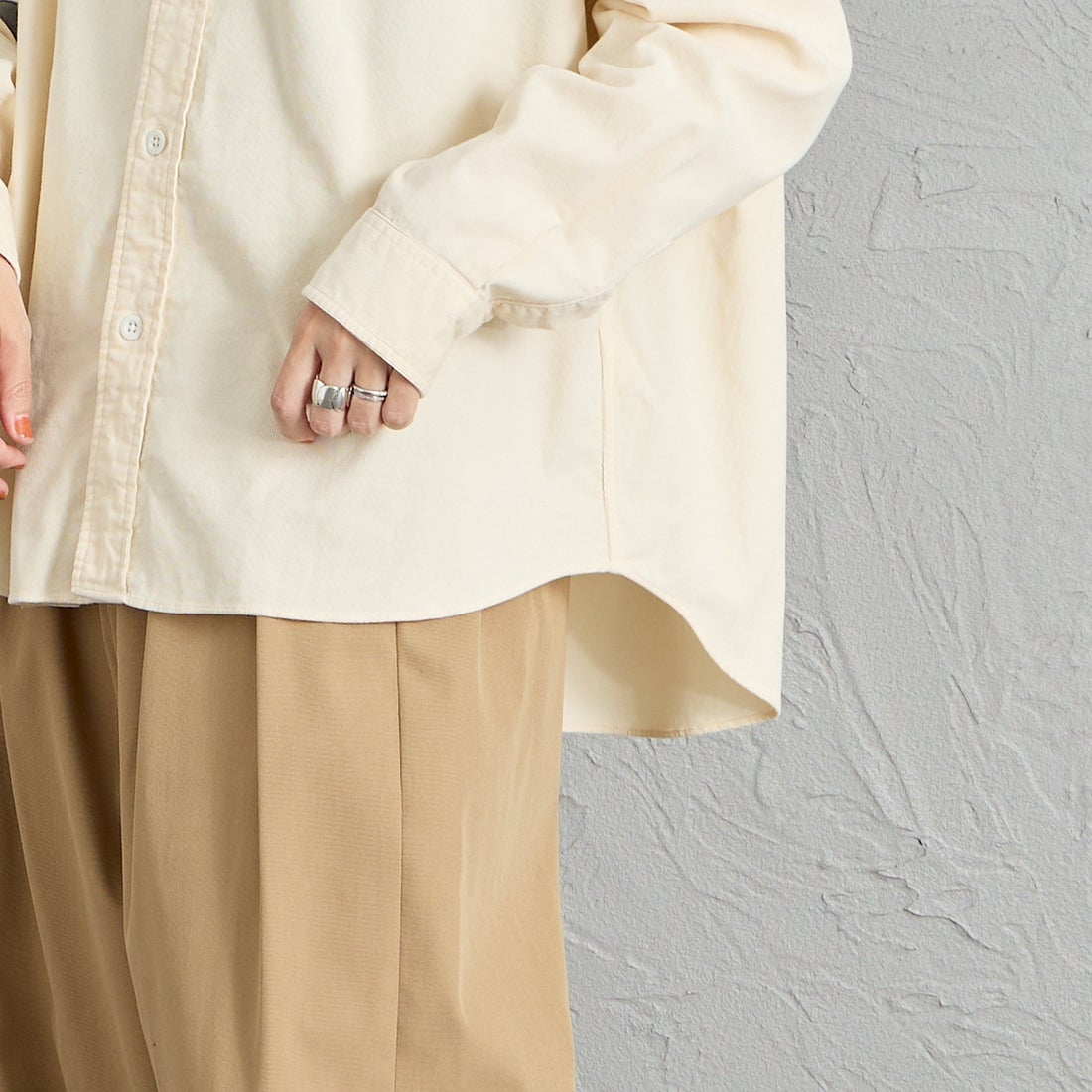 DANTON [ダントン] コーデュロイ バンドカラーシャツ [DT-B0290MCD] OFF WHITE &&モデル身長：160cm 着用サイズ：38&&