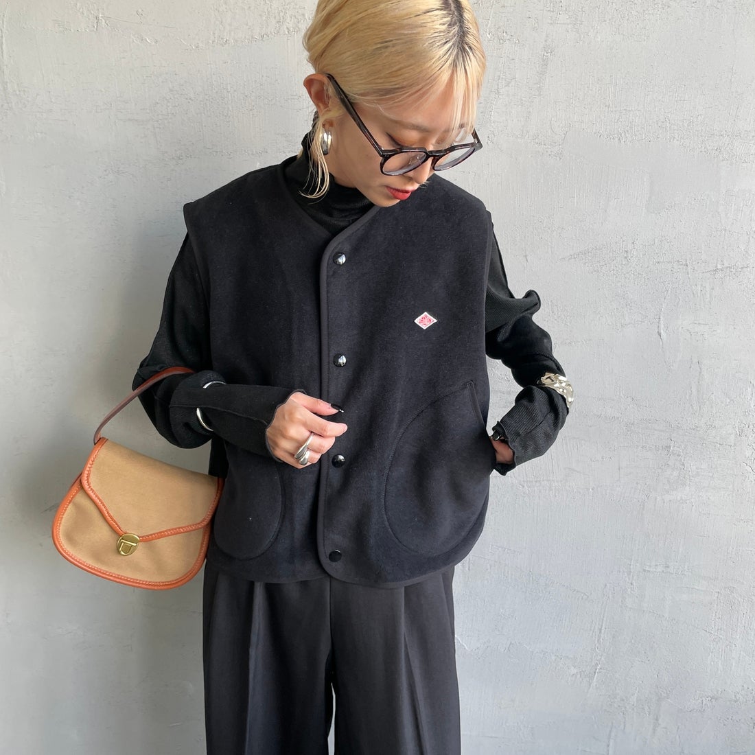 BLACK&&モデル身長：150cm 着用サイズ：36&&