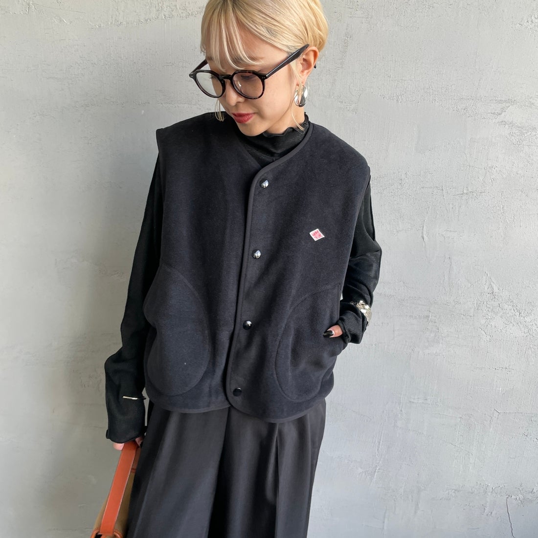 DANTON [ダントン] フリースカラーレスベスト [DT-A0521] BLACK &&モデル身長：150cm 着用サイズ：36&&