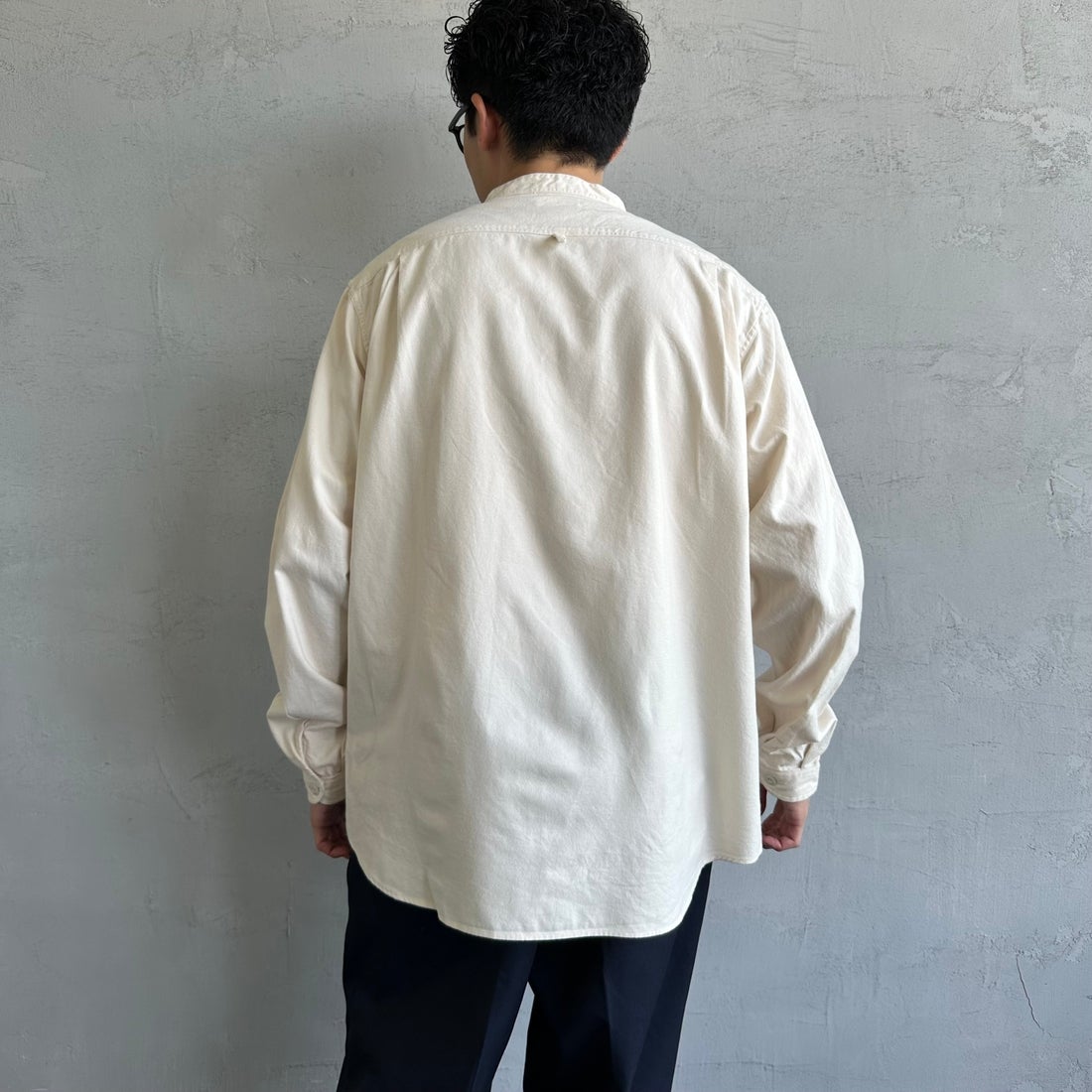 DANTON [ダントン] 先染めビエラ バンドカラーシャツ [DT-B0280VSS] ECRU &&モデル身長：168cm 着用サイズ：42&&