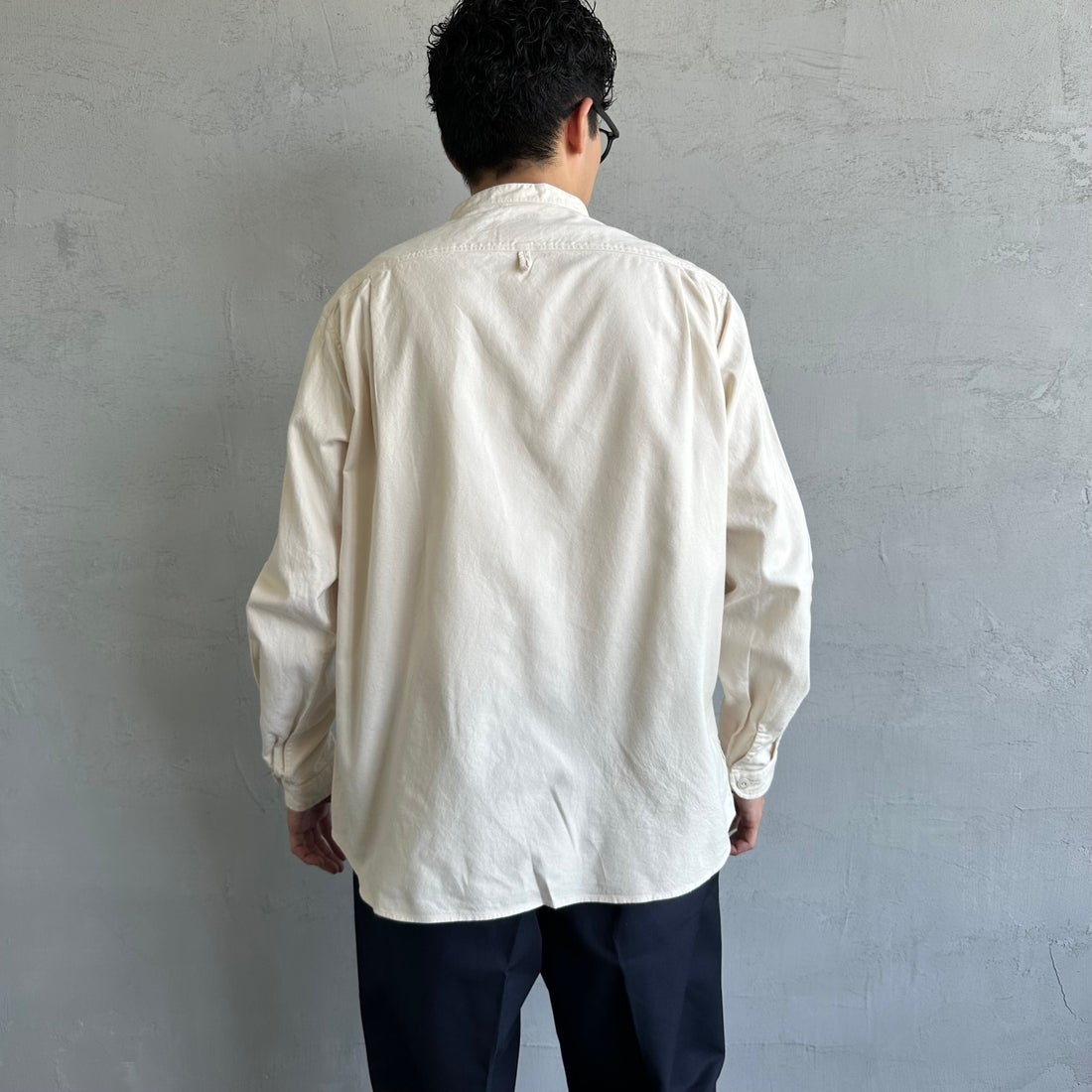 DANTON [ダントン] 先染めビエラ バンドカラーシャツ [DT-B0280VSS] ECRU &&モデル身長：168cm 着用サイズ：40&&